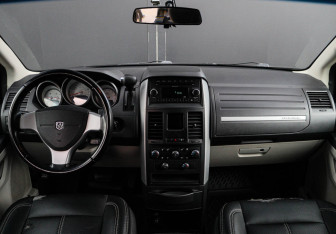 Подержанный автомобиль Dodge Caravan 2009 года (12 фото)