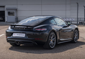 Подержанный автомобиль Porsche Cayman 2018 года (6 фото)