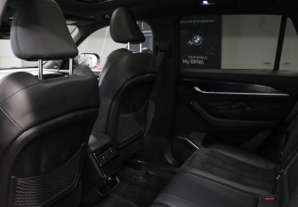 Подержанный автомобиль Geely Monjaro 2024 года (10 фото)
