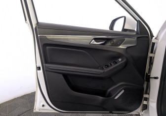 Подержанный автомобиль Haval Jolion 2023 года (19 фото)