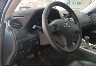 Подержанный автомобиль Lexus IS Sedan 2007 года (9 фото)