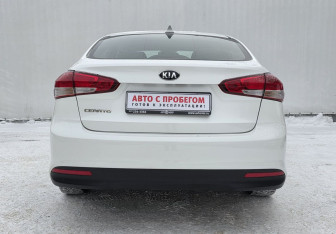 Подержанный автомобиль Kia Cerato Sedan 2018 года (6 фото)