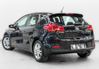 Подержанный автомобиль Kia Ceed Hatchback 2013 года (7 фото)