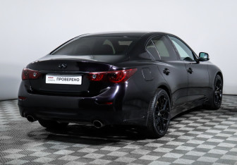 Подержанный автомобиль Infiniti Q50 2017 года (5 фото)