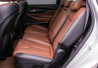 Подержанный автомобиль Hyundai Santa Fe 2023 года (11 фото)