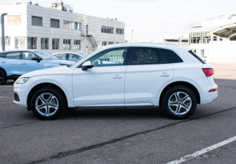 Подержанный автомобиль Audi Q5 2019 года (8 фото)