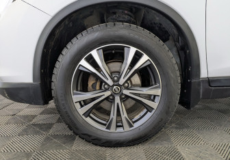 Подержанный автомобиль Nissan X-Trail 2018 года (14 фото)