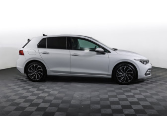 Подержанный автомобиль Volkswagen Golf Hatchback 2020 года (4 фото)