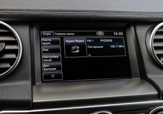 Подержанный автомобиль Land Rover Discovery 2013 года (17 фото)