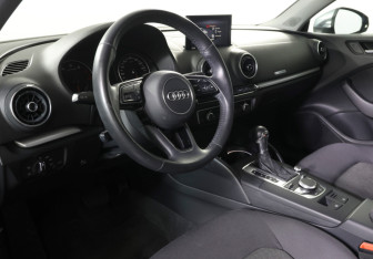 Подержанный автомобиль Audi A3 Sedan 2020 года (14 фото)