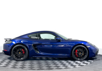 Подержанный автомобиль Porsche Cayman 2021 года (3 фото)