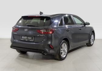 Подержанный автомобиль Kia Ceed Hatchback 2021 года (5 фото)