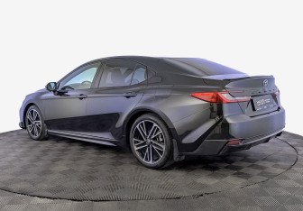Подержанный автомобиль Toyota Camry Sedan 2024 года (7 фото)