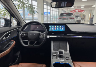 Подержанный автомобиль Omoda C5 2023 года (15 фото)