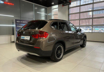 Подержанный автомобиль BMW X1 2011 года (4 фото)
