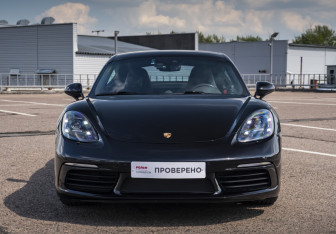 Подержанный автомобиль Porsche Cayman 2018 года (3 фото)