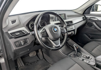 Подержанный автомобиль BMW X1 2019 года (16 фото)