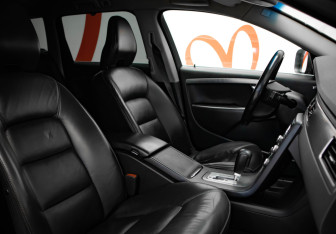 Подержанный автомобиль Volvo XC70 2008 года (27 фото)