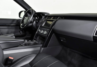Подержанный автомобиль Land Rover Discovery 2017 года (16 фото)