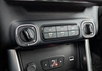 Подержанный автомобиль Citroen C3 Aircross 2018 года (26 фото)