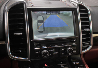 Подержанный автомобиль Porsche Cayenne 2014 года (20 фото)