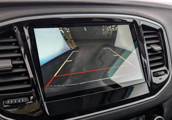 Подержанный автомобиль Geely Emgrand X7 2018 года (27 фото)