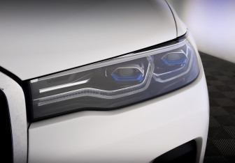 Подержанный автомобиль BMW X7 2020 года (18 фото)