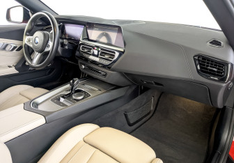 Подержанный автомобиль BMW Z4 Roadster 2021 года (19 фото)