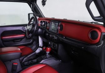 Подержанный автомобиль Jeep Wrangler 2022 года (10 фото)