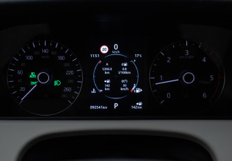 Подержанный автомобиль Land Rover Range Rover Velar 2019 года (12 фото)