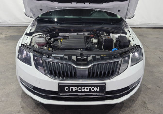 Подержанный автомобиль Skoda Octavia Liftback 2020 года (9 фото)
