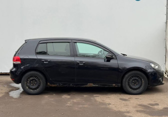 Подержанный автомобиль Volkswagen Golf Hatchback 2012 года (4 фото)