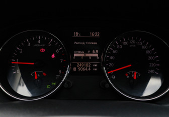 Подержанный автомобиль Nissan Qashqai 2013 года (20 фото)
