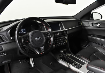 Подержанный автомобиль Kia Optima Sedan 2016 года (11 фото)
