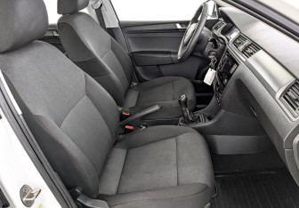 Подержанный автомобиль Skoda Rapid Liftback 2019 года (24 фото)