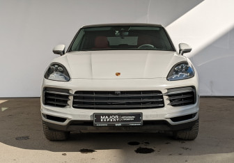Подержанный автомобиль Porsche Cayenne 2020 года (28 фото)