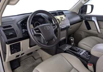 Подержанный автомобиль Toyota Land Cruiser Prado 2021 года (15 фото)