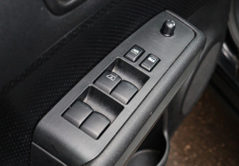 Подержанный автомобиль Nissan X-Trail 2010 года (15 фото)