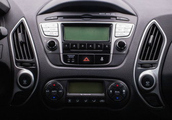 Подержанный автомобиль Hyundai ix35 2012 года (14 фото)