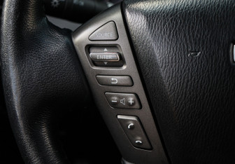 Подержанный автомобиль Nissan Patrol 2010 года (28 фото)