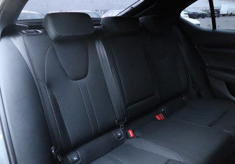 Подержанный автомобиль Skoda Octavia Liftback 2022 года (17 фото)