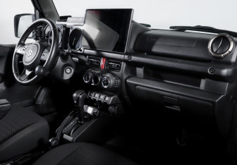 Подержанный автомобиль Suzuki Jimny 2020 года (9 фото)