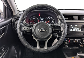 Подержанный автомобиль Kia Rio Sedan 2021 года (22 фото)