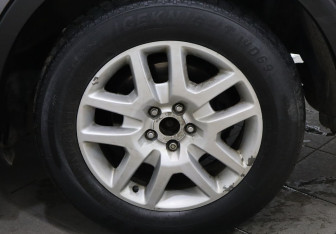 Подержанный автомобиль Mazda CX-9 2006 года (9 фото)