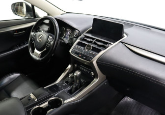 Подержанный автомобиль Lexus NX 2018 года (10 фото)