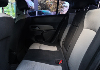 Подержанный автомобиль Chevrolet Cruze Hatchback 2012 года (8 фото)