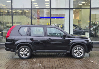 Подержанный автомобиль Nissan X-Trail 2014 года (4 фото)