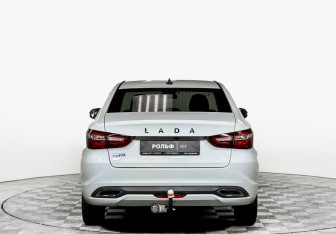 Подержанный автомобиль LADA (ВАЗ) Vesta Sedan 2023 года (6 фото)