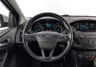 Подержанный автомобиль Ford Focus Hatchback 2018 года (21 фото)