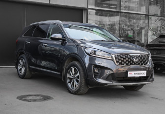 Подержанный автомобиль Kia Sorento 2018 года (3 фото)